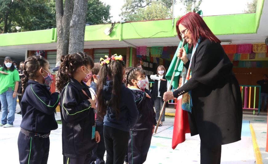 Ceremonia de honores a la bandera