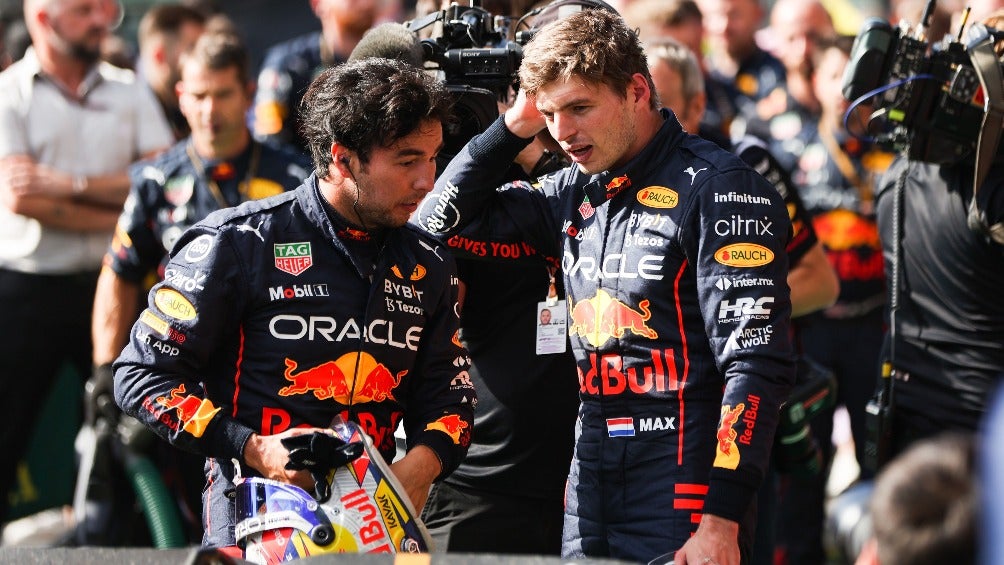 Pérez y Verstappen en un GP de la F1