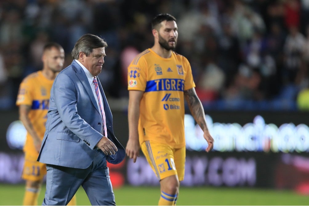 Miguel Herrera calificó como 'viejo' al plantel de Tigres