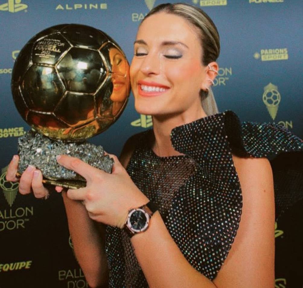 Alexia Putellas con su Balón de Oro