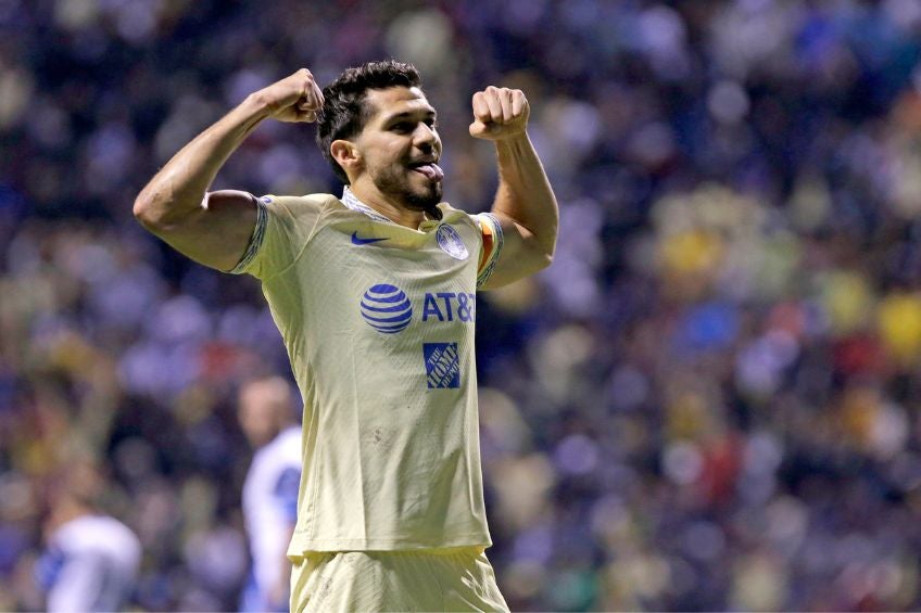 Henry Martín festejando un gol