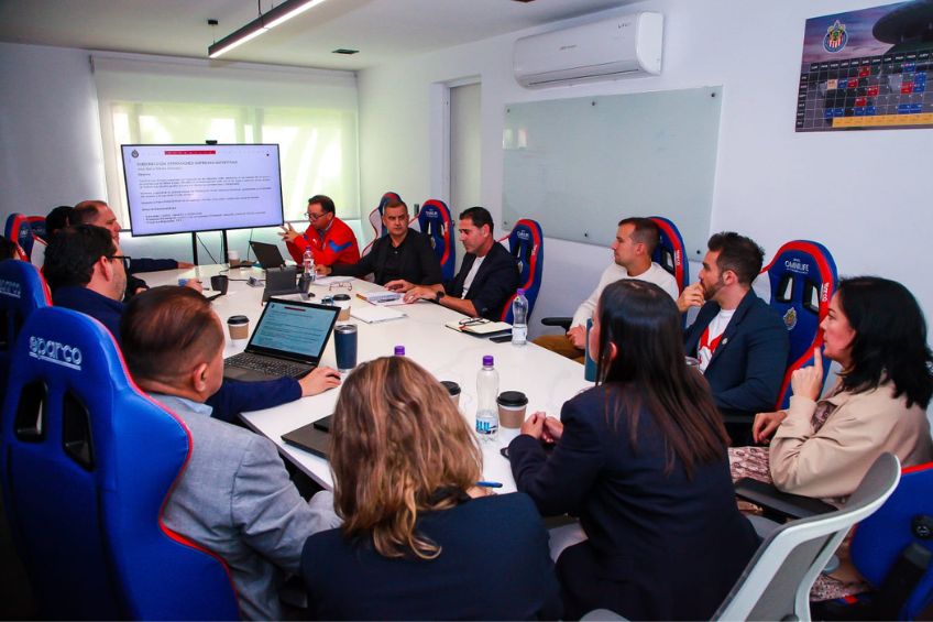 Fernando Hierro en su visita a Verde Valle