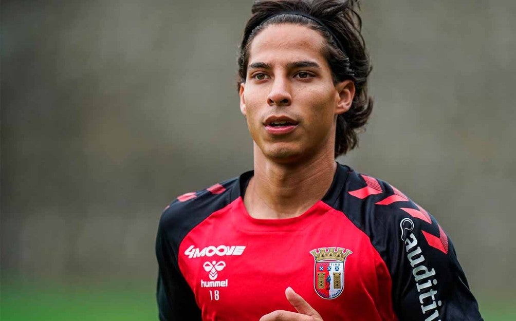 Diego Lainez en entrenamiento con el Braga