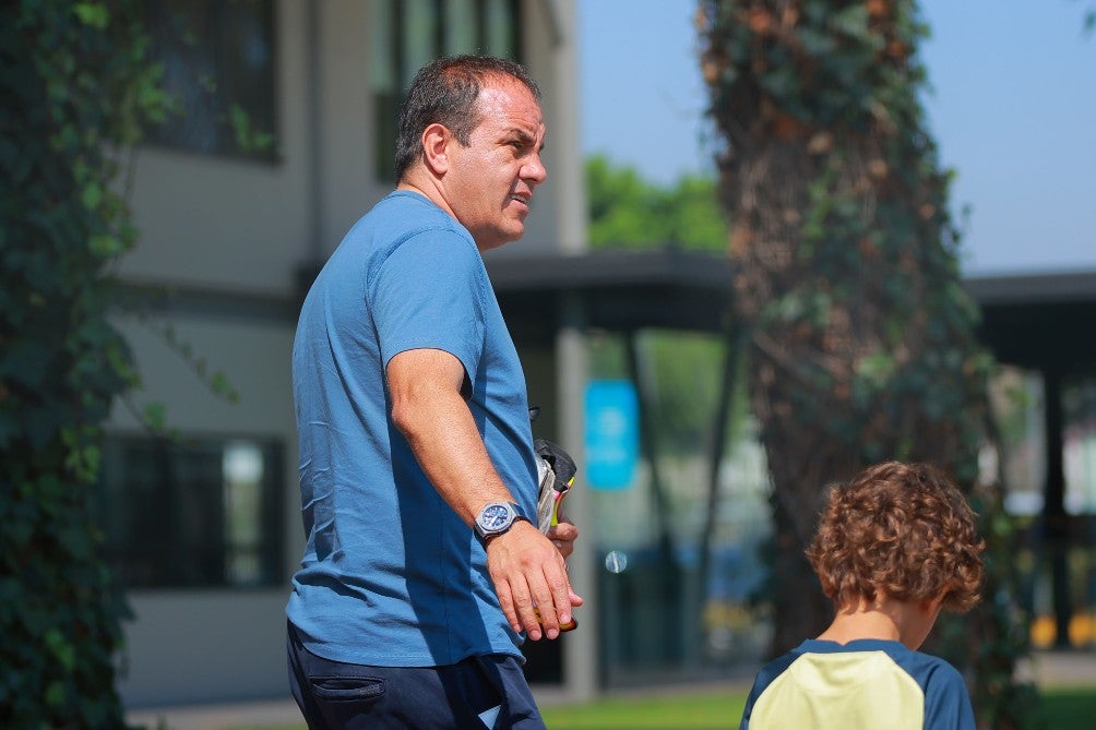 Cuauhtémoc Blanco presente en Coapa junto a su hijo