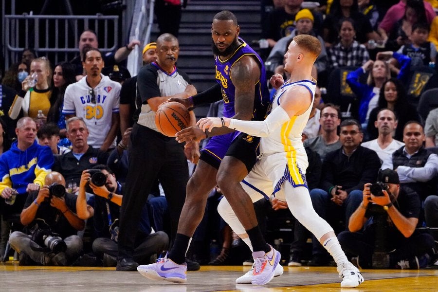 LeBron James en derrota vs Golden State