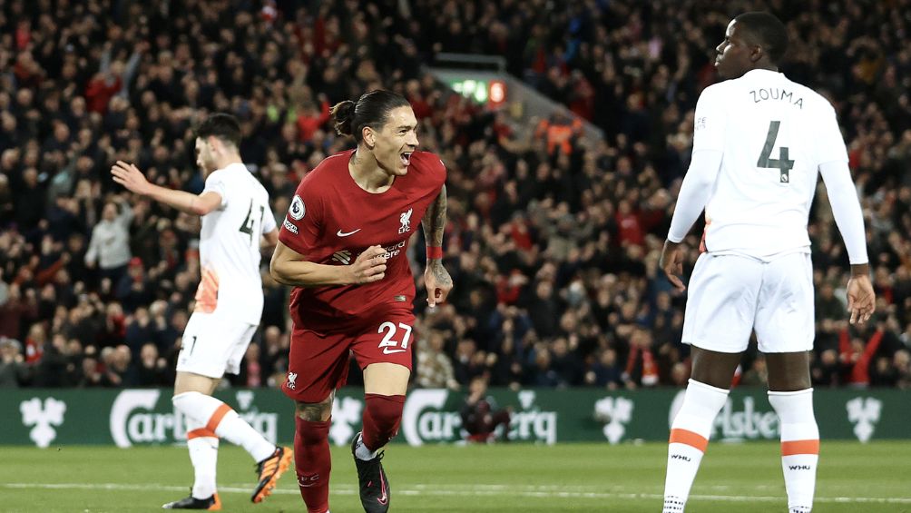 Nuñez celebra su primer gol en Anfield