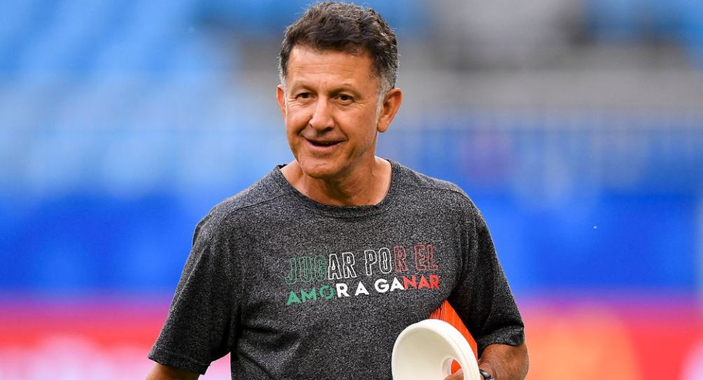 Juan Carlos Osorio entrenando a México