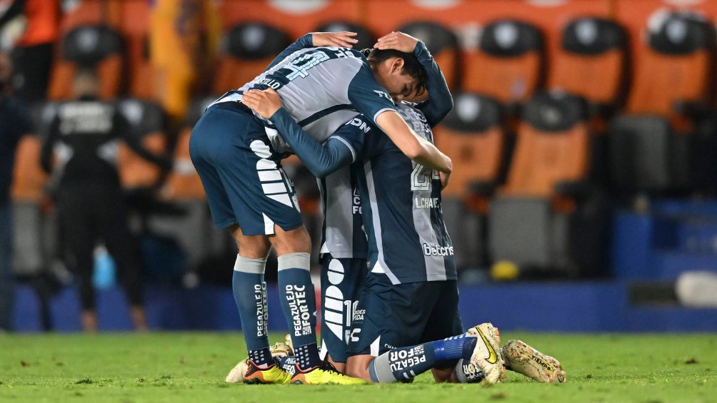 Jugadores celebran el pase a Semifinales