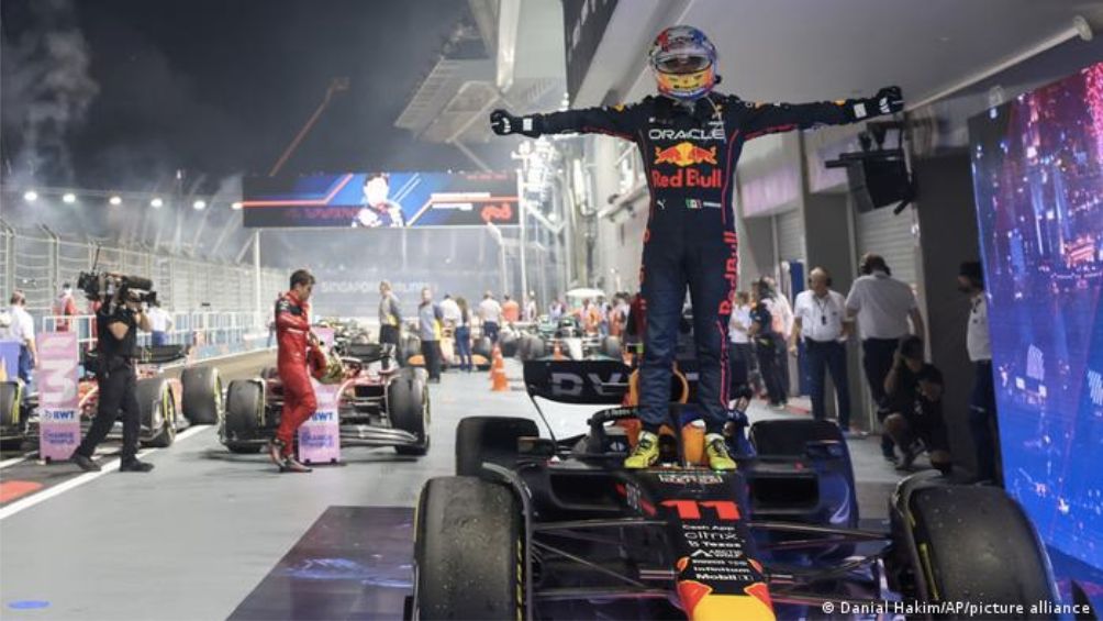 El piloto de Red Bull celebrando en Singapur