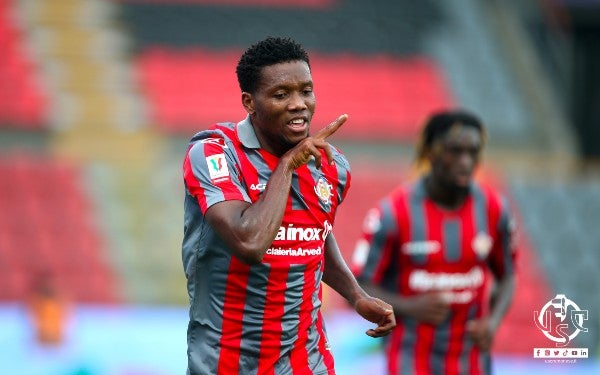 David Okereke con el Cremonese