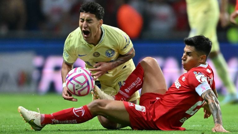 Acción en e Toluca vs América