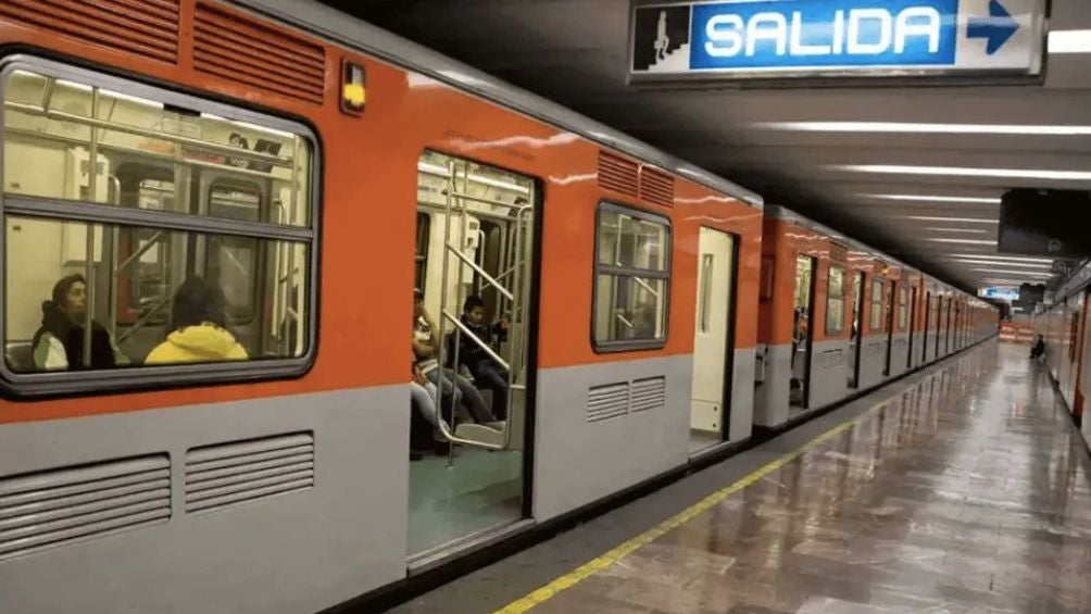 Metro Hidalgo en la Linea 2