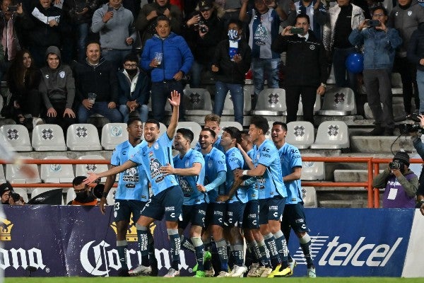 Pachuca festeja ante Rayados en el Hidalgo