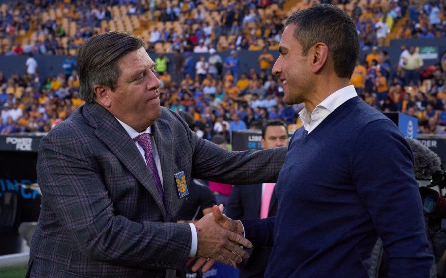 Lozano saluda a Miguel Herrera