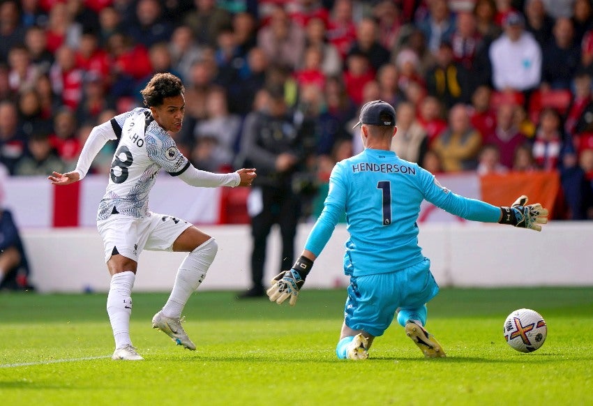 Liverpool cayó ante Forest