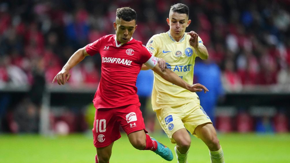 Leo Fernández en duelo contra el América 