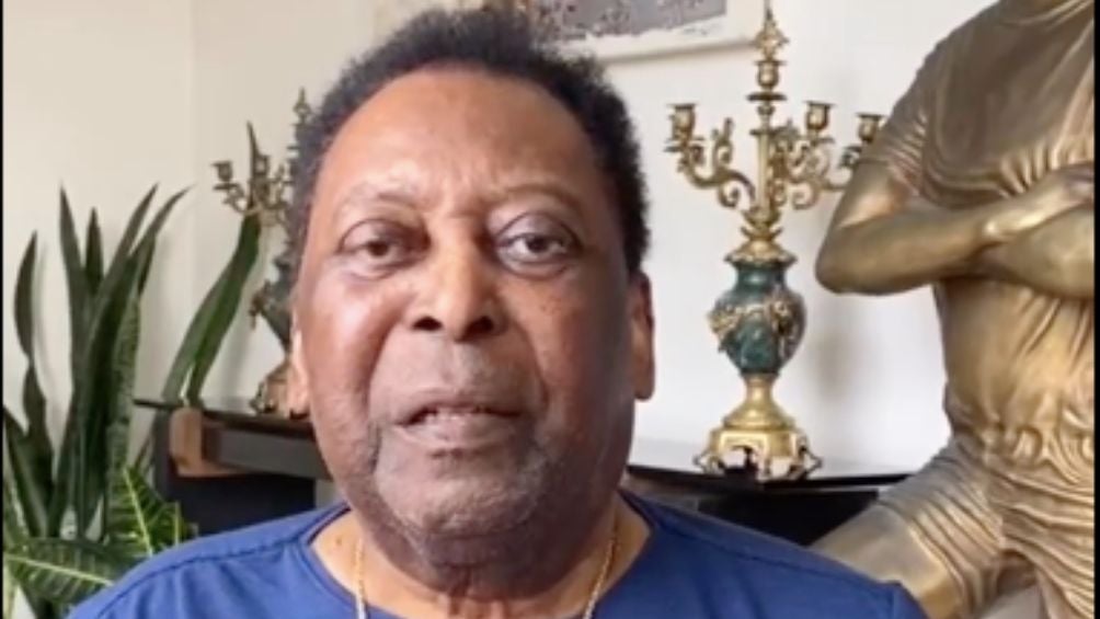 Pelé manda mensaje de su casa