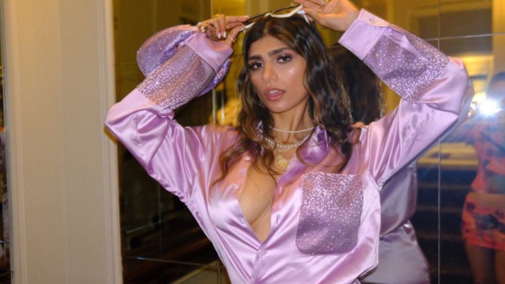 Mia Khalifa 'trollea' a suscriptores 