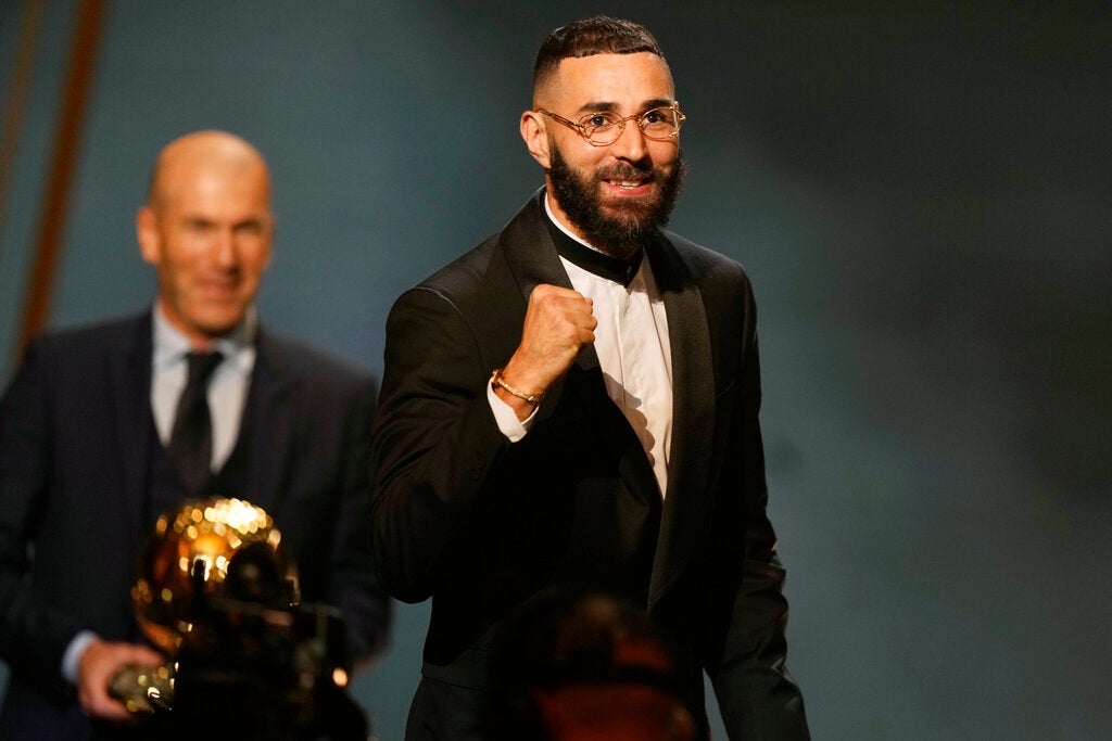 Zidane durante la premiación a Benzema