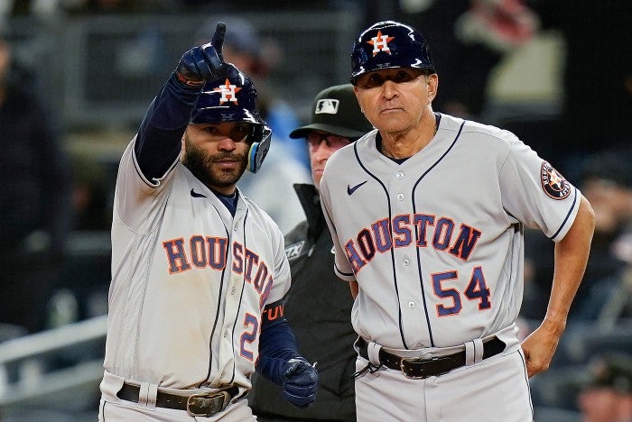 Altuve hace una señal