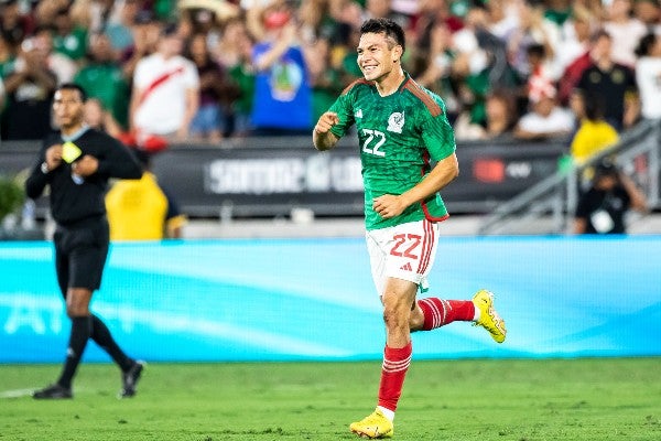 Hirving 'Chucky' Lozano en acción con el Tri