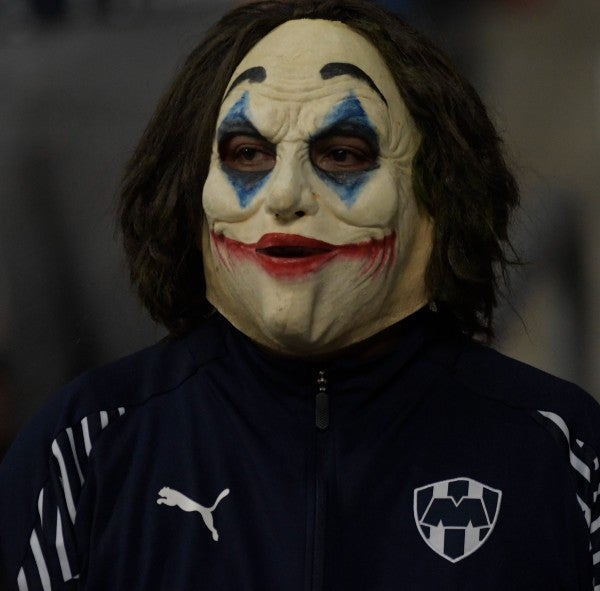 Aficionado de Rayados en el Gigante de Acero