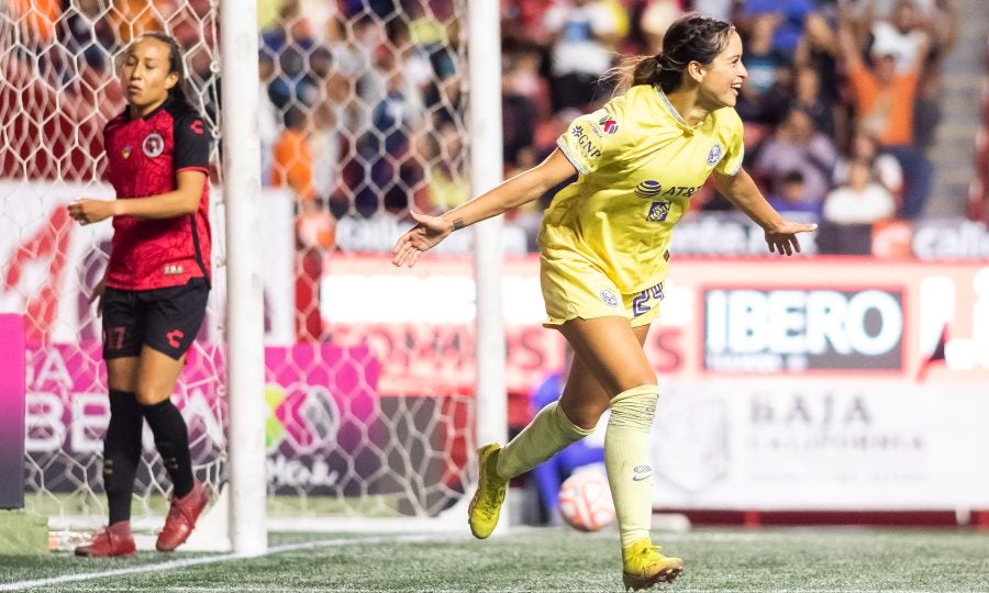 Scarlett Camberos celebra gol ante Xolas