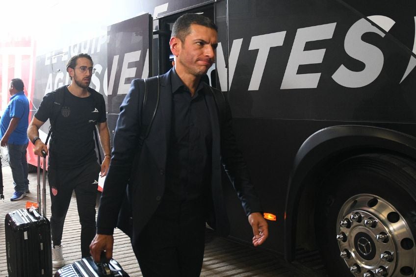 Jaime Lozano previo a un partido de Necaxa