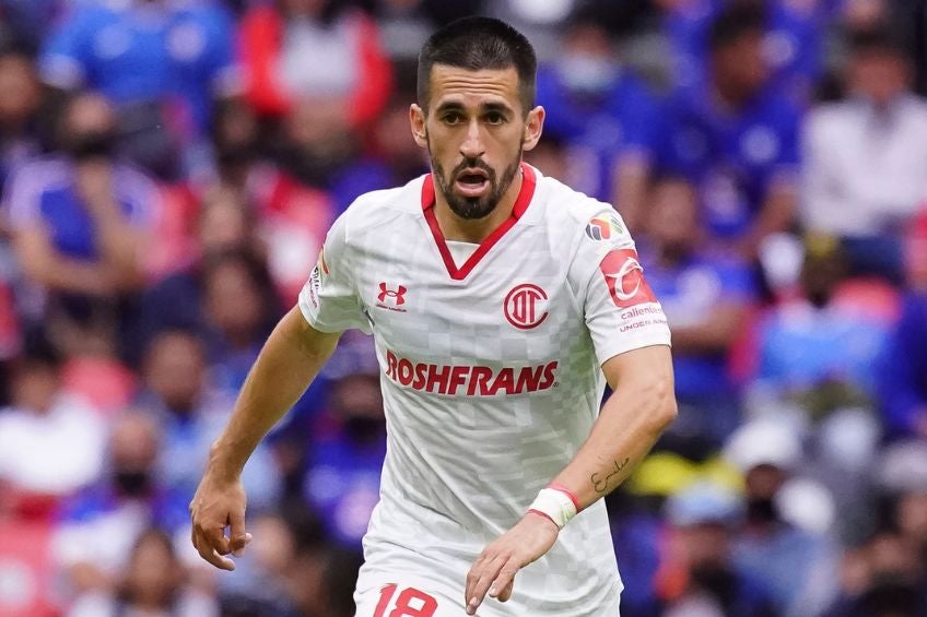 Fernando Navarro durante un partido del Toluca