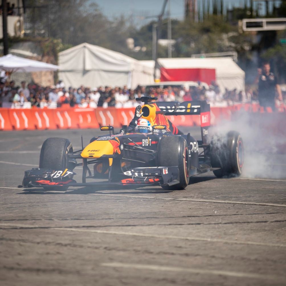 El RB7 corriendo en las calles de Guadalajara