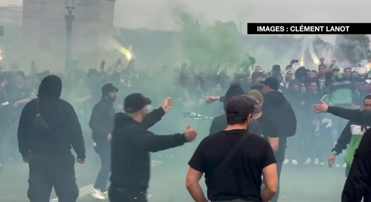 Ultras del Macabí Haifa se hicieron presente en los Campos Elíseos