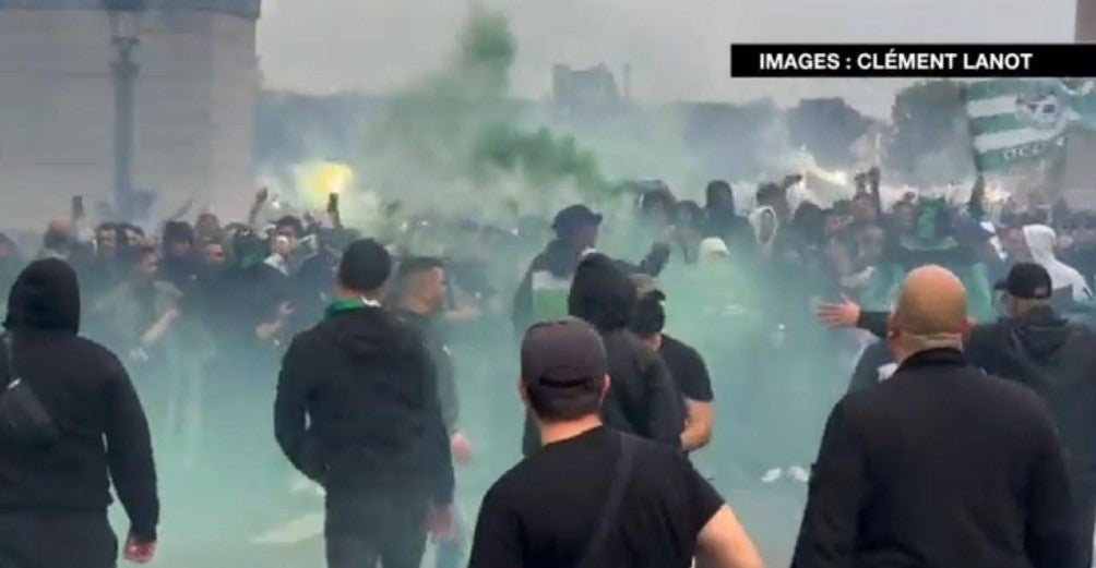 Ultras del Macabí Haifa se hicieron presente en los Campos Elíseos