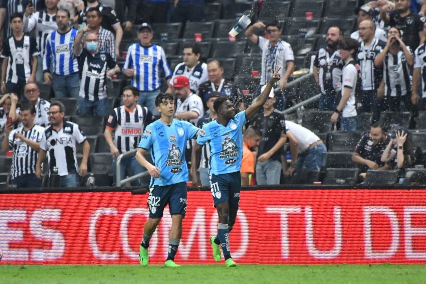 Avilés Hurtado celebrando su gol vs Rayados