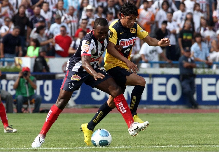 Ángel Reyna con América ante Rayados