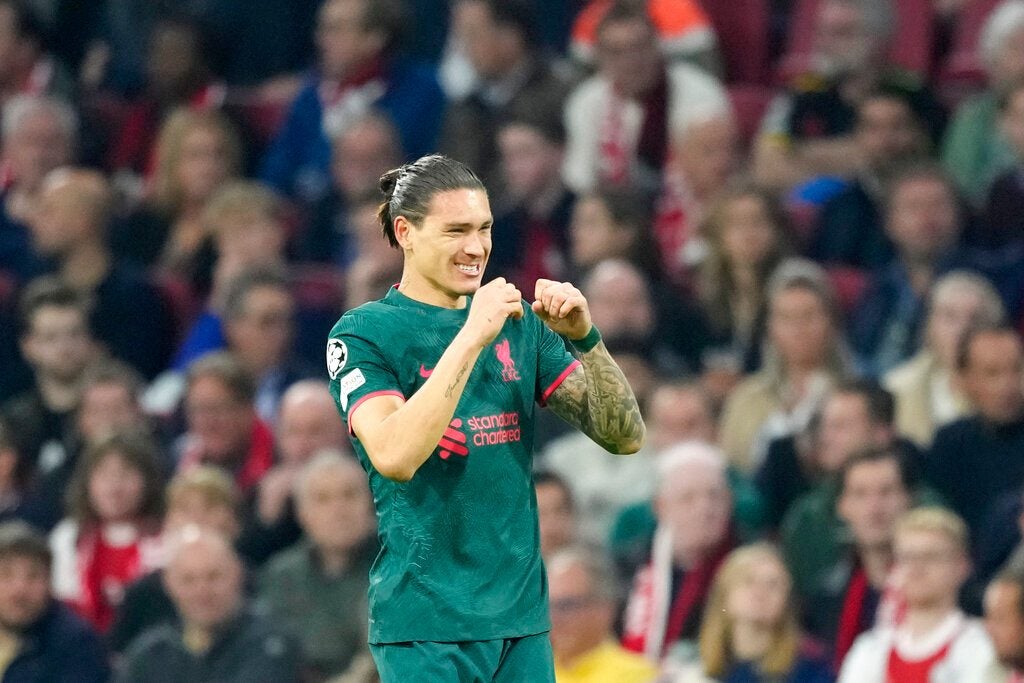 Darwin Núñez celebra su gol