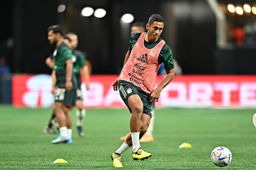 Luis Romo previo a un partido de México