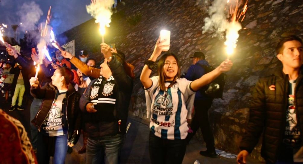 Aficionados de Pachuca previo a un partido