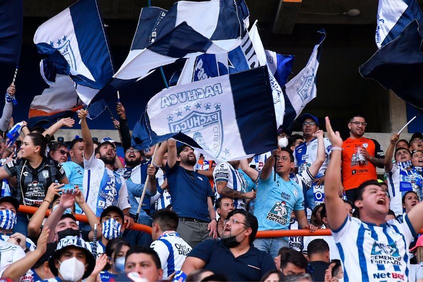 Aficionados de Pachuca durante un partido