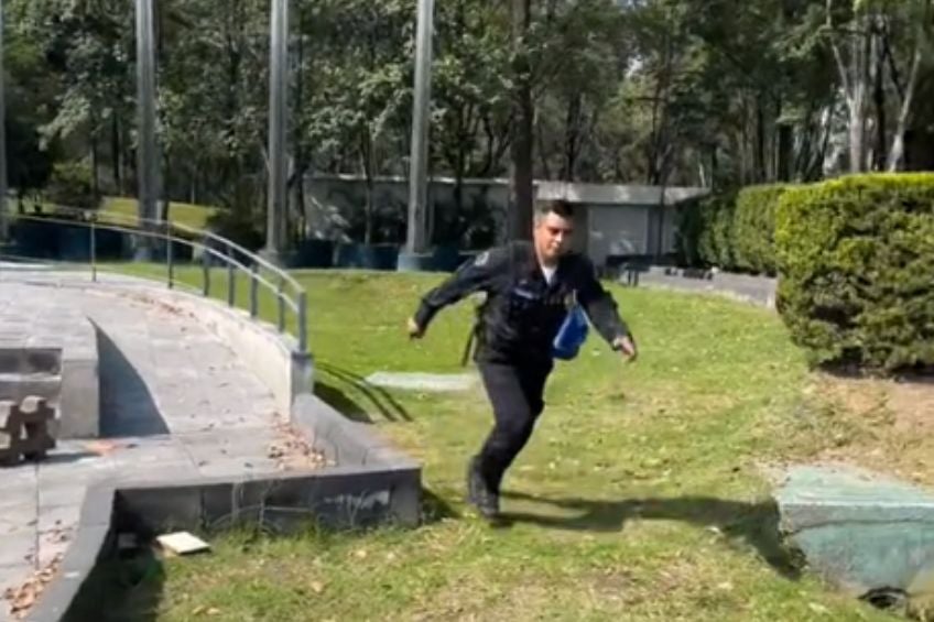 Policía que agredió al patinador