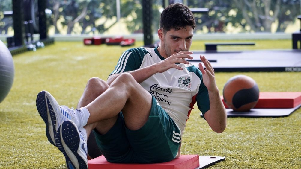 Raul Jiménez entrenando