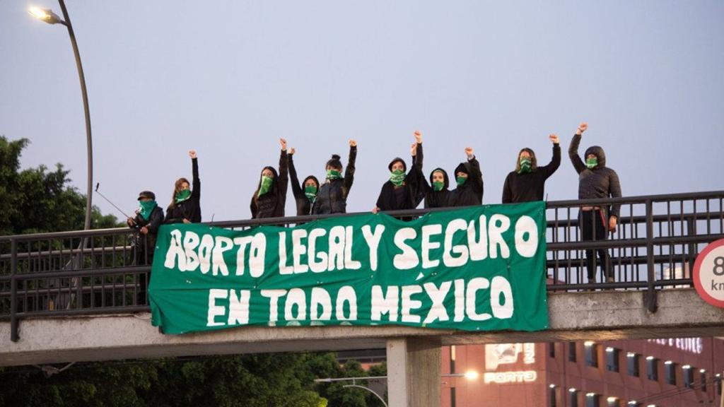 Feministas protestando a favor del aborto 