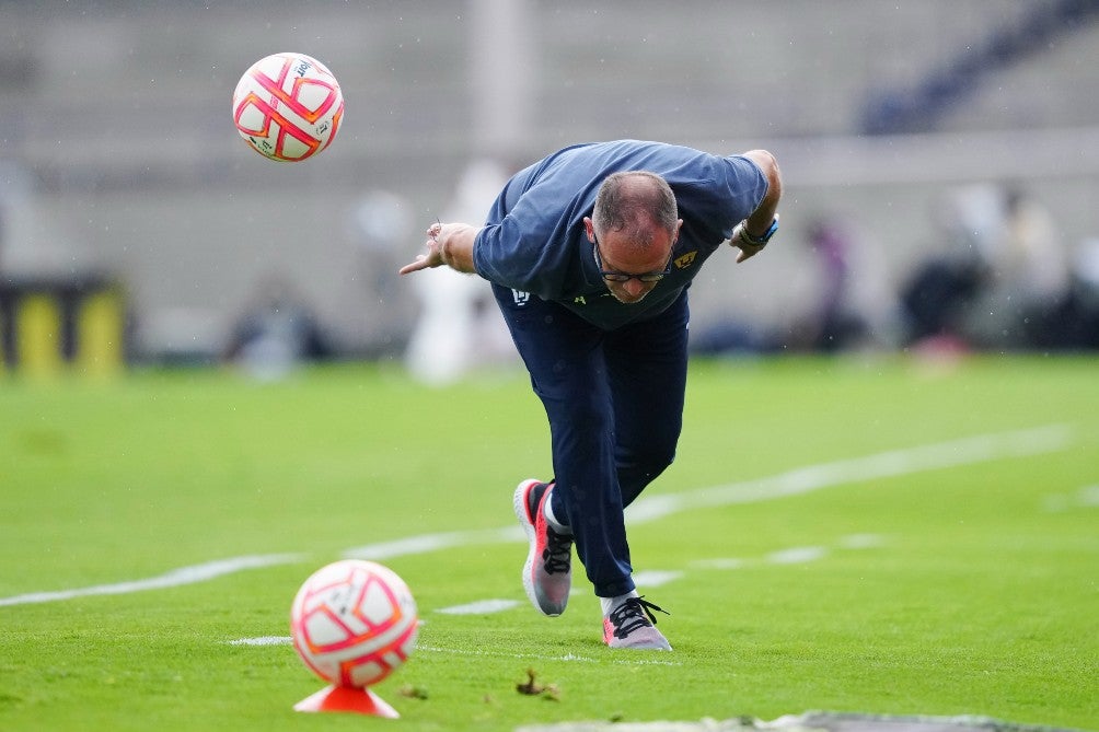 Andrés Lillini en entrenamiento con Pumas