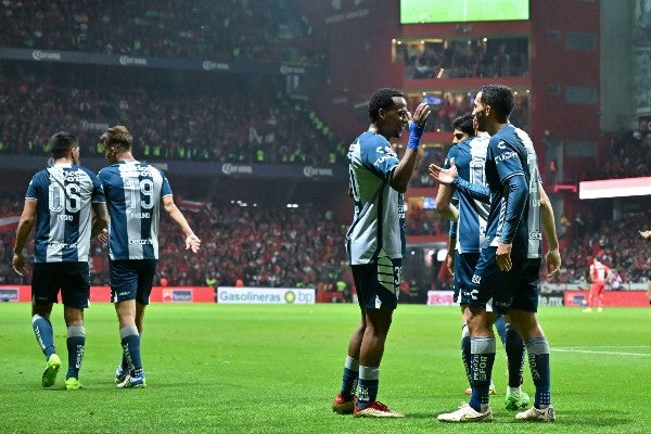 Jugadores del Pachuca al terminar el partido ante Toluca