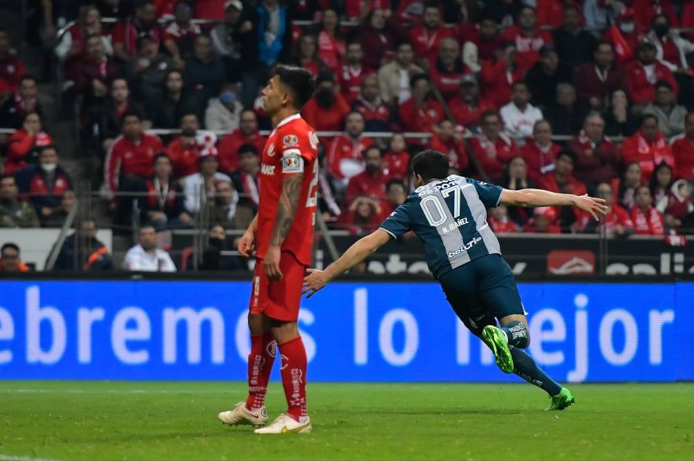 Pachuca se llevó la ventaja de 5-1 del Nemesio Diez