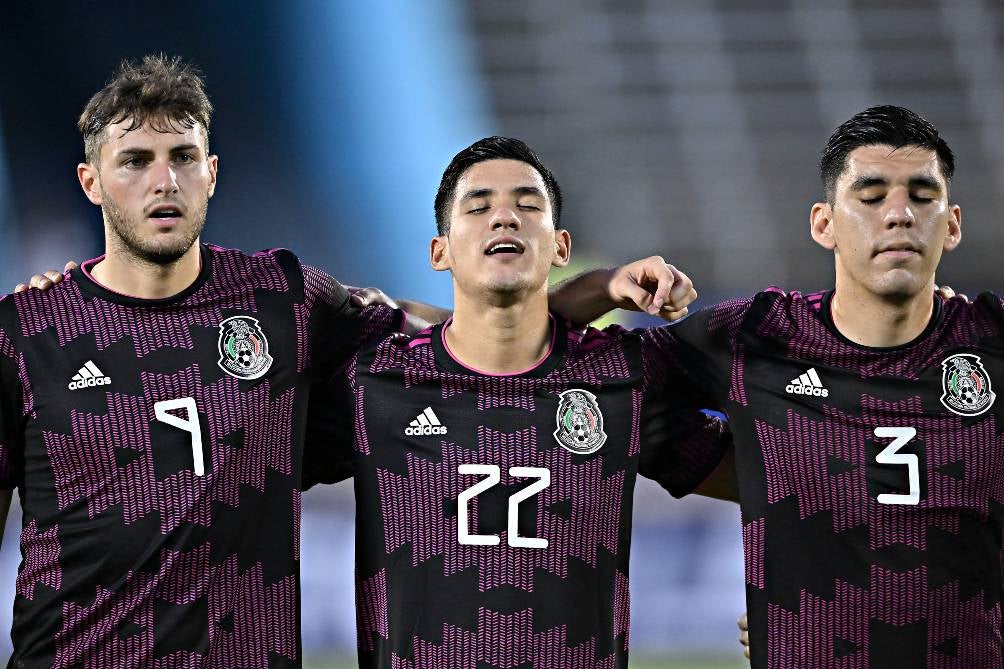 Santiago Giménez con la Selección Mexicana