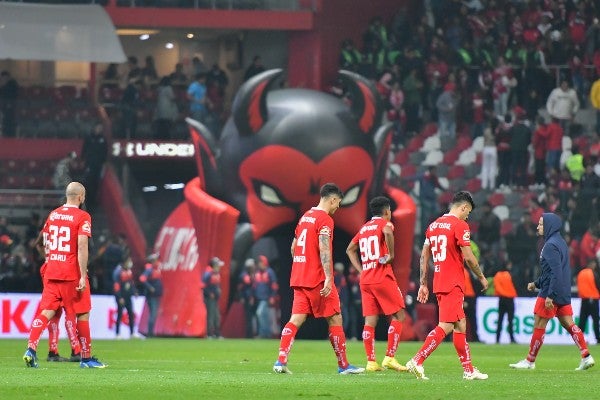 Jugadores del Toluca en lamento tras caer ante Pachuca