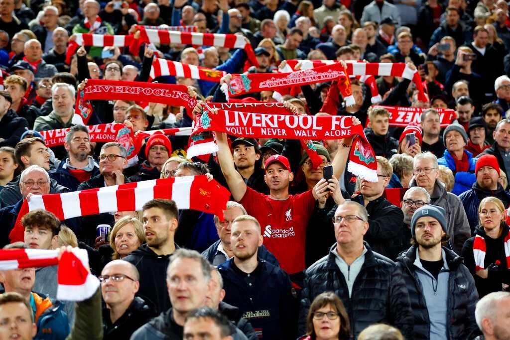 Liverpool cayó ante un Anfield lleno