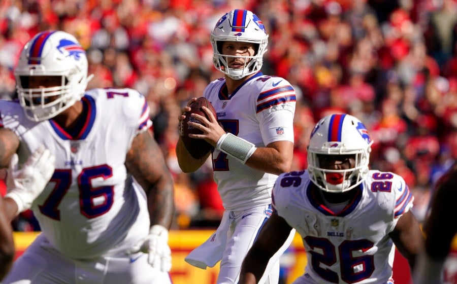 Josh Allen comandando la ofensiva de los Bills