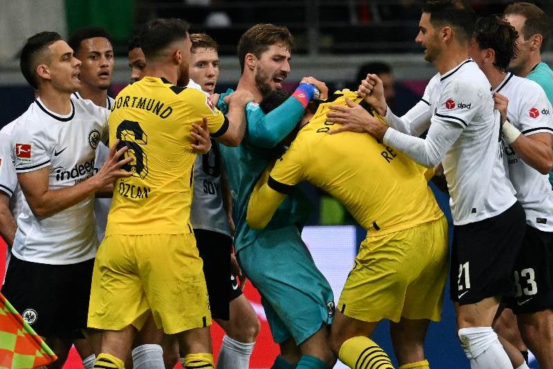 Frankfurt Kevin Trapp y Giovanni Reyna