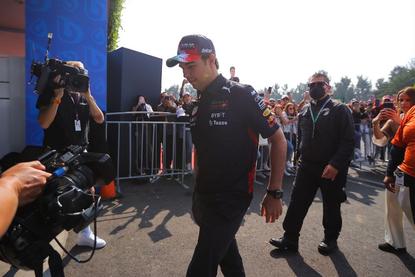 Checo Pérez previo a las prácticas libres